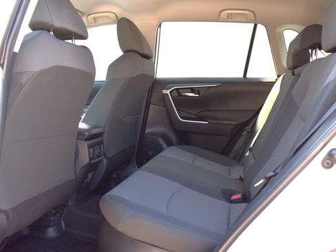 Used 2020 Toyota RAV4 XLE w/ All Weather Liner Package AWD/4WD image 25