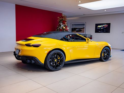 Used 2025 Ferrari Roma Spider image 35
