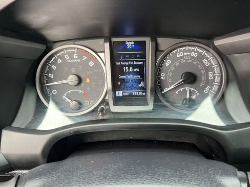 Used 2022 Toyota Tacoma 4x4 Double Cab image 31