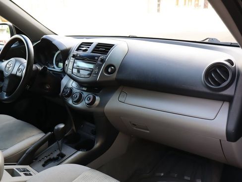 Used 2011 Toyota RAV4 4WD w/ Base L4 Extra Value Pkg image 18