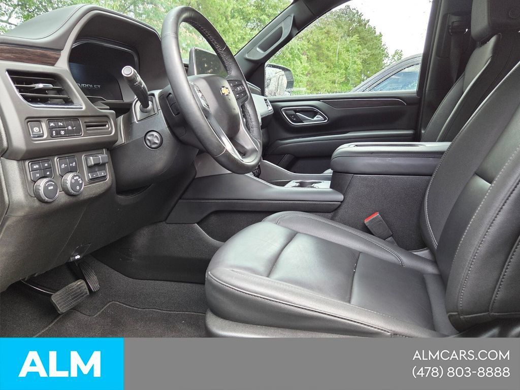 Used 2024 Chevrolet Tahoe LT w/ Luxury Package AWD/4WD image 3