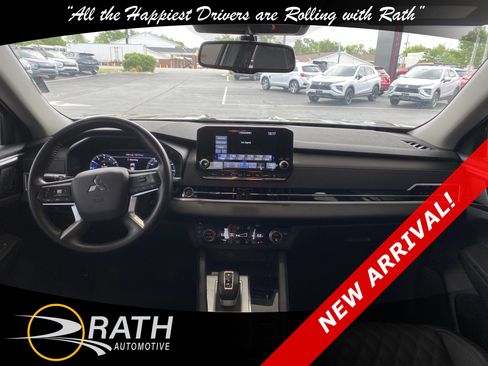 Used 2024 Mitsubishi Outlander SEL FWD image 17