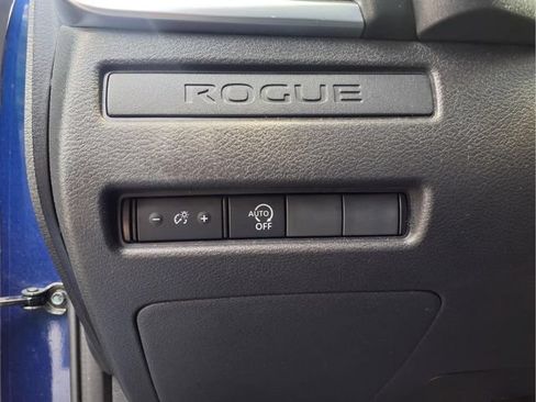Used 2023 Nissan Rogue S AWD/4WD image 15