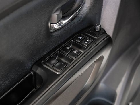 Used 2024 Nissan Titan PRO-4X w/ Pro-4x Convenience Package image 51