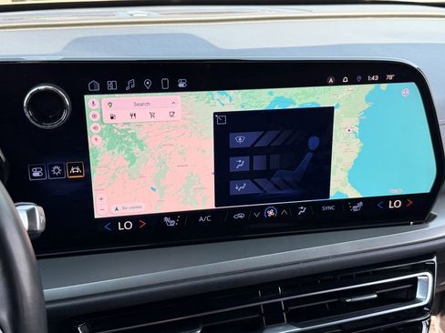 Used 2024 Chevrolet Traverse LT image 25