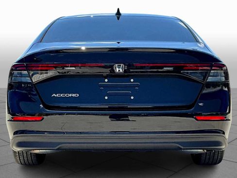 New 2025 Honda Accord SE image 4