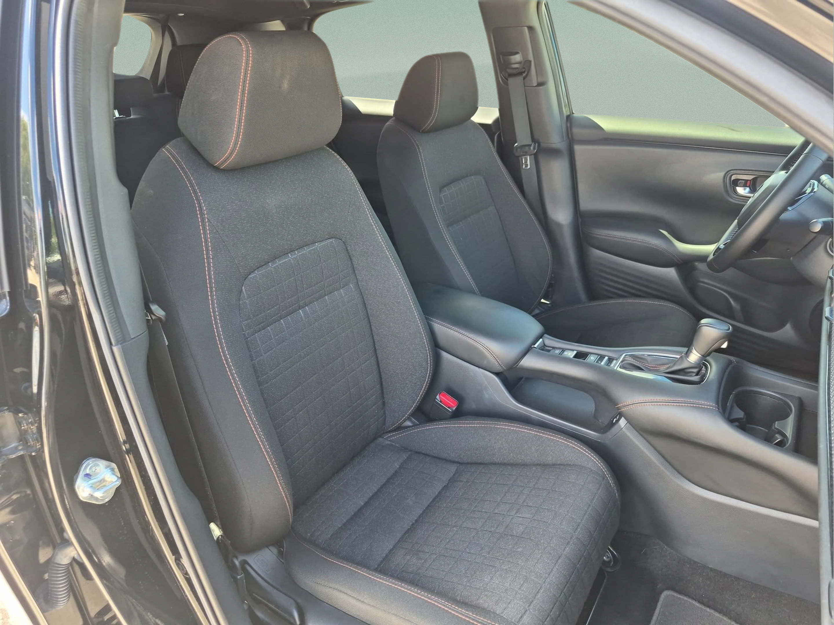Certified 2025 Honda HR-V Sport image 19