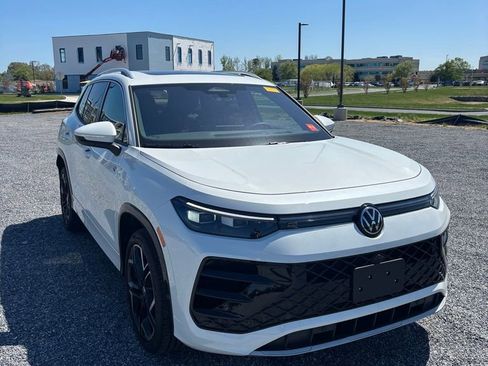 Used 2026 Volkswagen Tiguan SEL R-Line AWD/4WD image 1