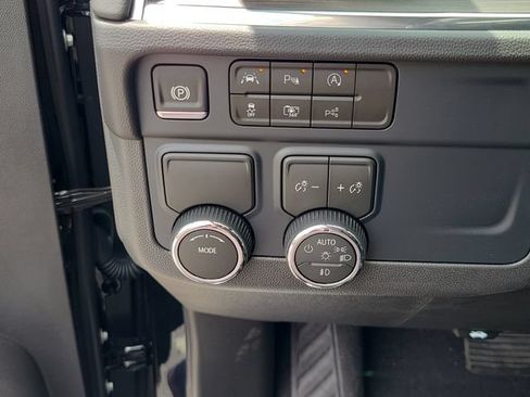 New 2026 Chevrolet Suburban LT w/ Comfort Package RWD image 25