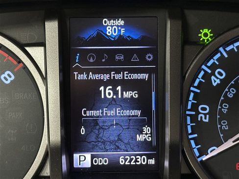 Used 2016 Toyota Tacoma Limited image 29