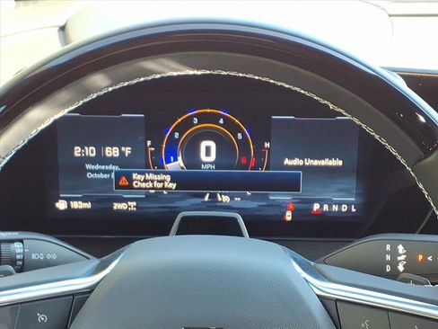 New 2026 Chevrolet Traverse Z71 w/ Enhanced Driving Package AWD/4WD image 11