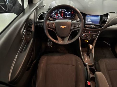Used 2020 Chevrolet Trax LT FWD image 5