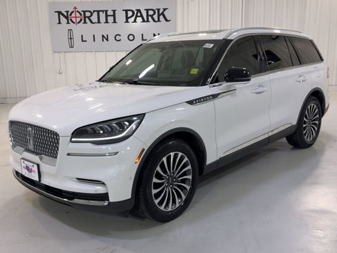 Used 2022 Lincoln Aviator Reserve w/ Equipment Group 201A RWD image 5