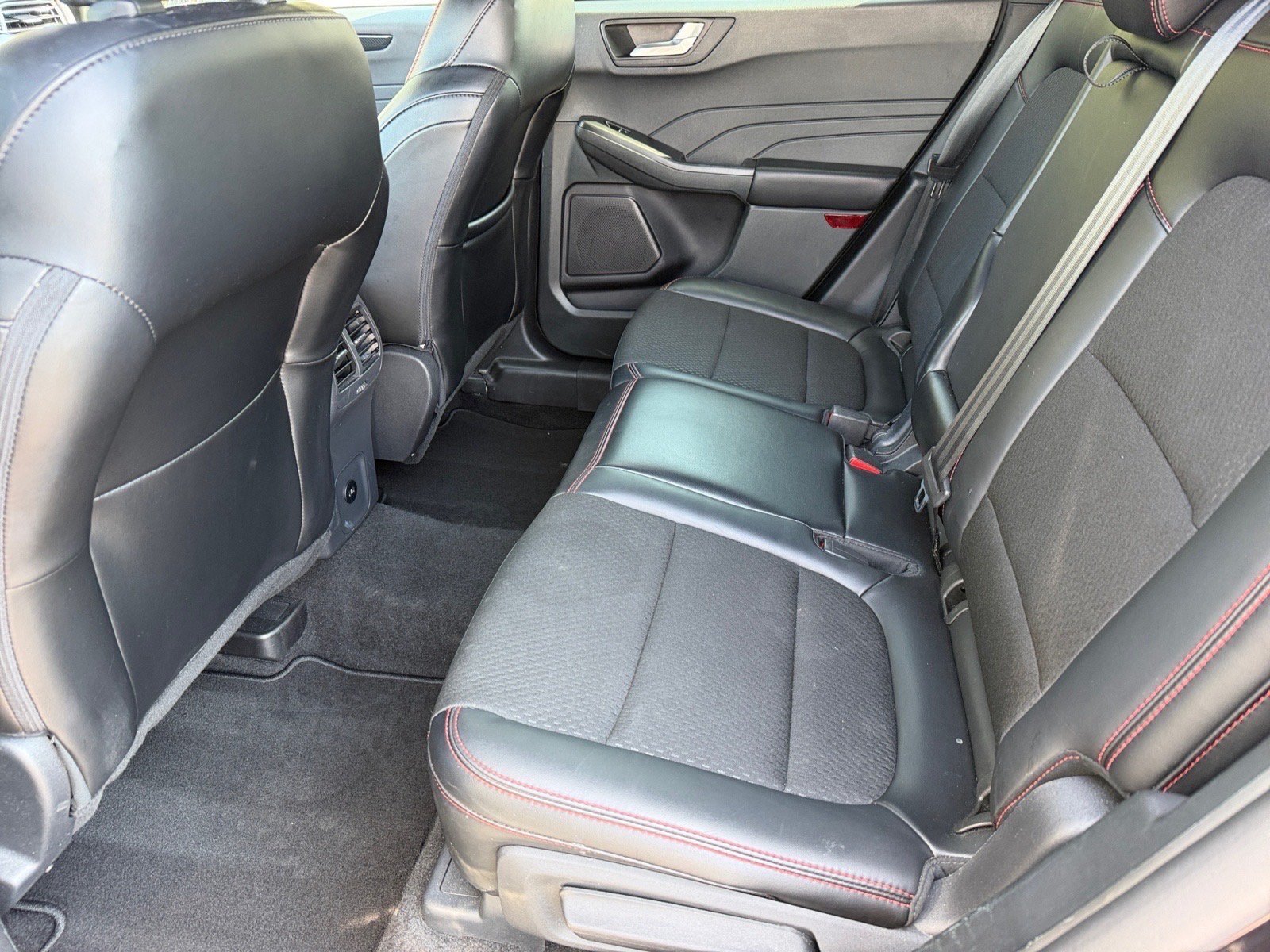 Used 2025 Ford Escape ST-Line AWD/4WD image 14