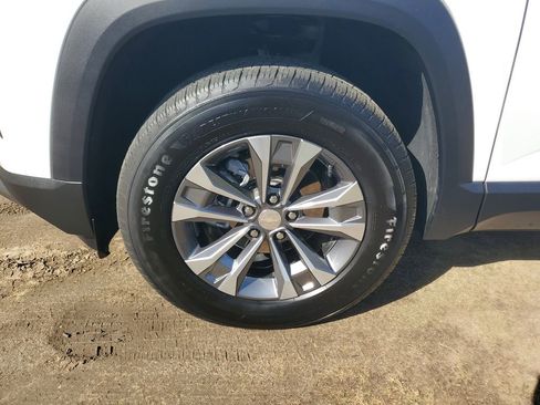 Used 2026 Chevrolet Equinox LT w/ Convenience Package II FWD image 6