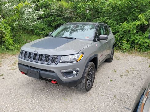 Used 2019 Jeep Compass Trailhawk w/ Cold Weather Group AWD/4WD image 1