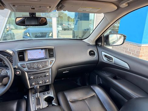 Used 2017 Nissan Pathfinder SL w/ SL Premium Package AWD/4WD image 31