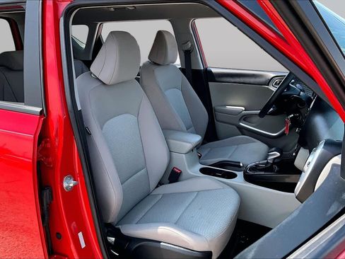 Used 2024 Kia Soul LX w/ Option Group 015 FWD image 9