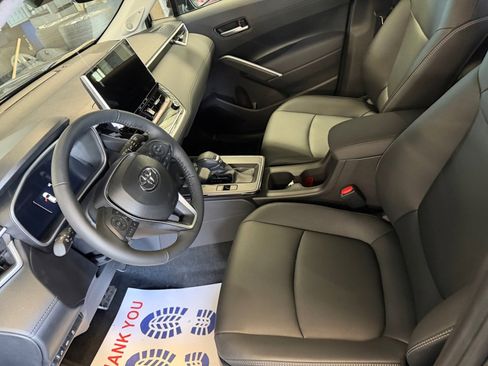 Used 2026 Toyota Corolla Cross XLE w/ Convenience Package image 34