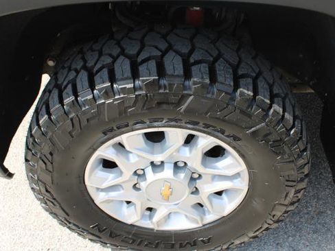 Used 2022 Chevrolet Silverado 2500 LT w/ Convenience Package AWD/4WD image 14