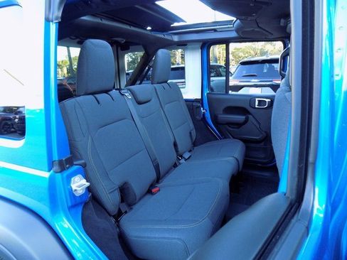 Certified 2025 Jeep Wrangler Sport S image 29