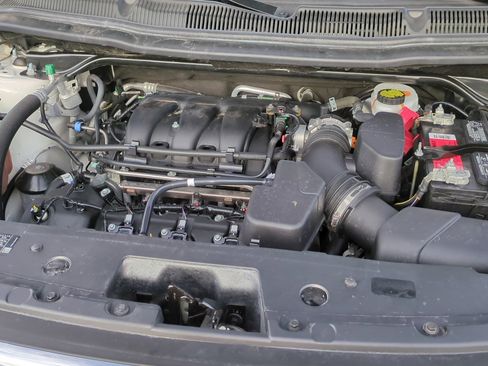 Used 2018 Ford Explorer XLT w/ Equipment Group 202A image 34