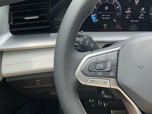 New 2026 Volkswagen Tiguan SE AWD/4WD image 22