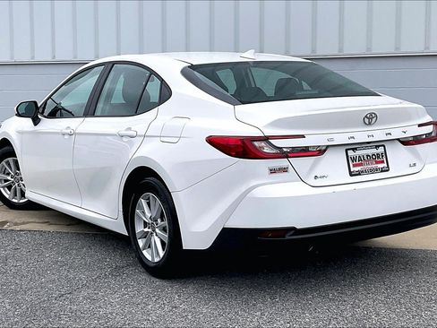 Used 2025 Toyota Camry LE FWD image 15