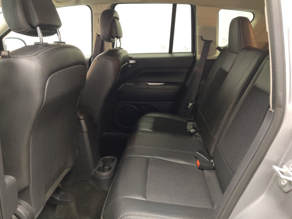 Used 2017 Jeep Compass Latitude AWD/4WD image 18
