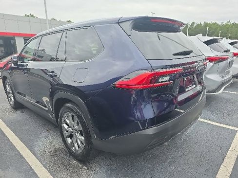 Used 2024 Toyota Grand Highlander FWD image 4
