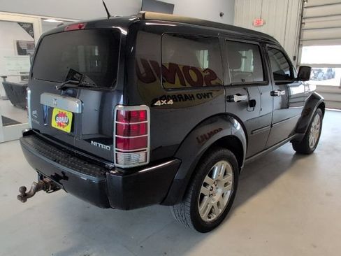 Used 2011 Dodge Nitro Heat w/ Trailer Tow Group AWD/4WD image 5