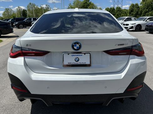 Used 2025 BMW i4 xDrive40i w/ M Sport Package AWD/4WD image 9