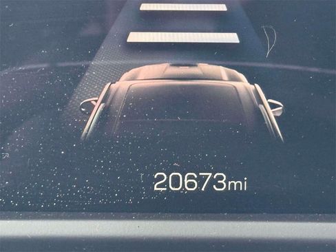 Used 2025 GMC Acadia Elevation image 17