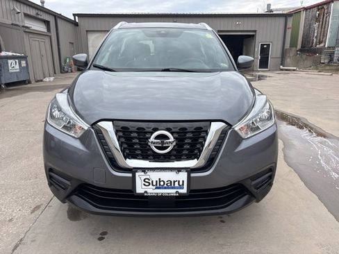 Used 2020 Nissan Kicks SV image 2