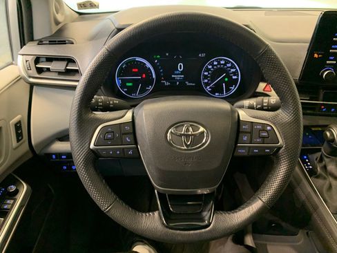 Used 2023 Toyota Sienna Limited w/ Protection Package (TMS) image 22