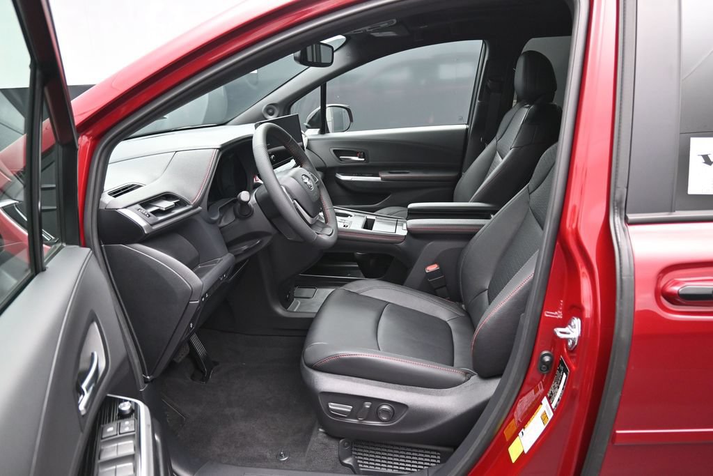 Used 2026 Toyota Sienna XSE AWD/4WD image 9