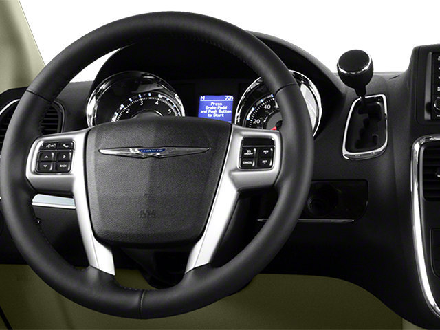Used 2013 Chrysler Town & Country Touring-L w/ Premium Group FWD image 9