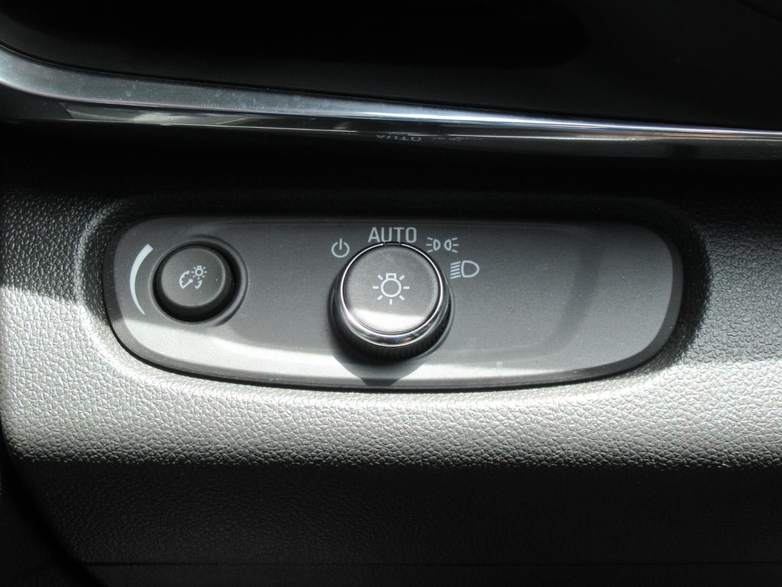 Used 2024 Buick Envista Preferred w/ Convenience I Package FWD image 21