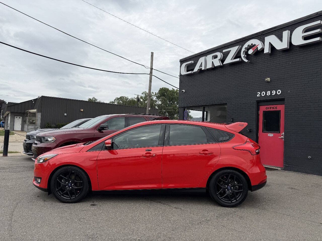 Used 2016 Ford Focus SE w/ Equipment Group 201A FWD image 7