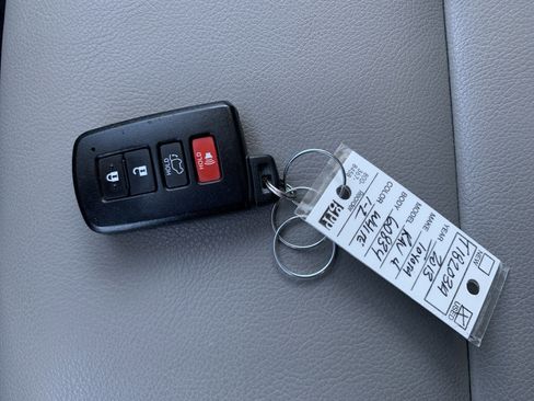 Used 2013 Toyota RAV4 Limited image 37