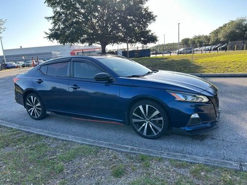 Used 2019 Nissan Altima 2.5 SR w/ SR Premium Package AWD/4WD image 7