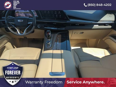 Used 2021 Cadillac Escalade Premium Luxury RWD image 14