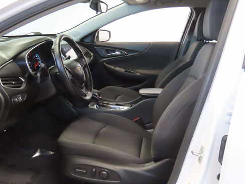 Used 2025 Chevrolet Malibu RS FWD image 15