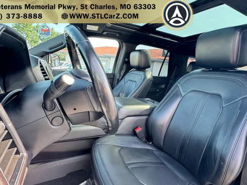 Used 2018 Ford Expedition Limited w/ Equipment Group 302A AWD/4WD image 9