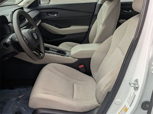 Used 2025 Honda Accord SE image 14