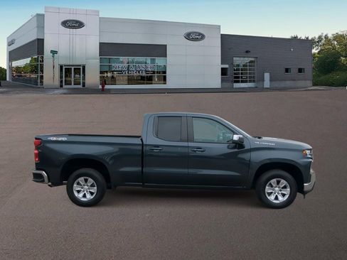 Used 2021 Chevrolet Silverado 1500 LT w/ LPO, Dark Essentials Package image 12