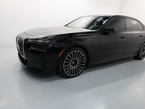 Used 2024 BMW 760i xDrive w/ Executive Package image 65