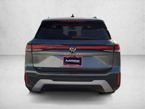 New 2026 Volkswagen Tiguan SE FWD image 8