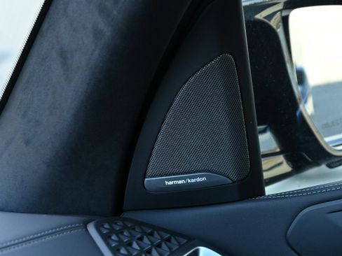 New 2026 BMW X7 M60i image 24