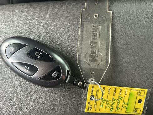 Used 2025 Hyundai Elantra SEL FWD image 37